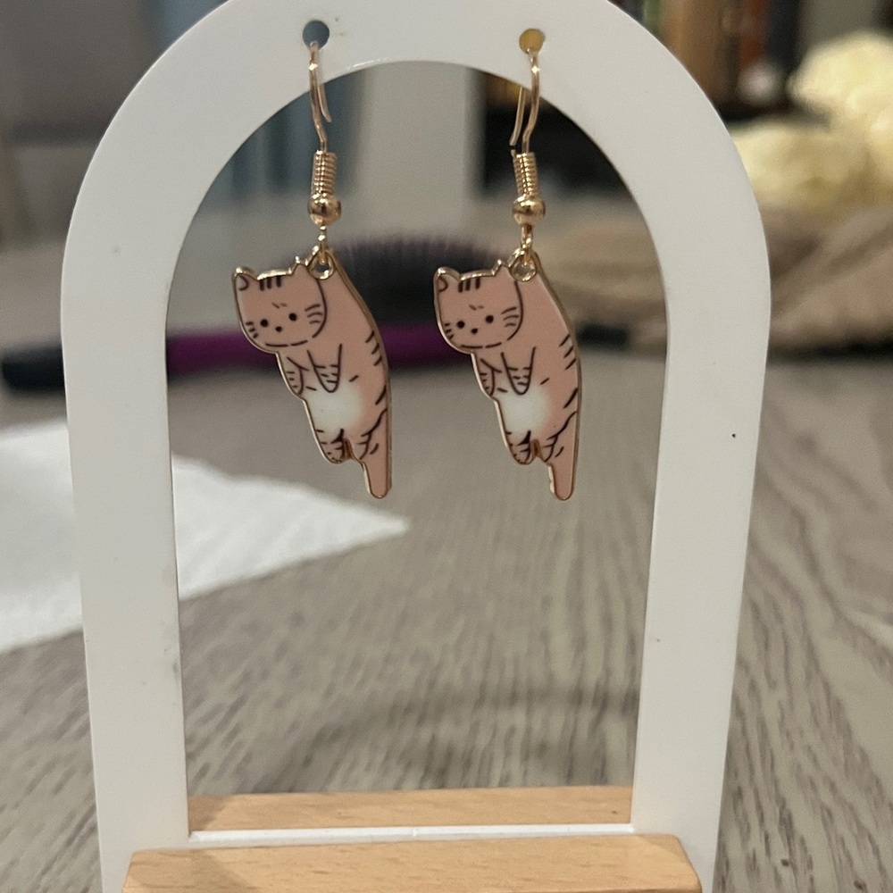 Tan Cat Drop Earrings – Cute Cat Dangle Earrings